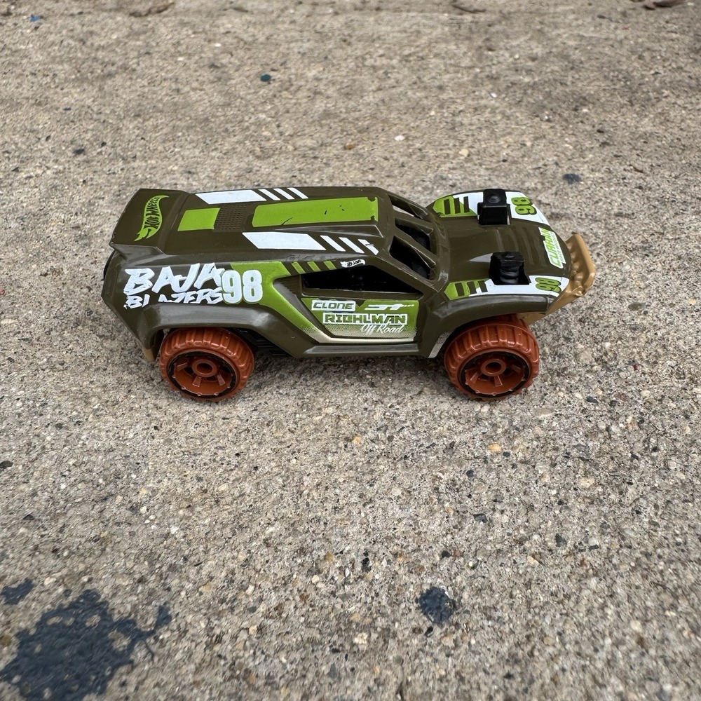 2013‎ Hot Wheels Dune Crusher OD GREEN 1:64 DIECAST Toy Race Car